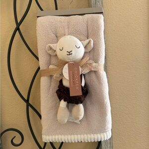 Chick Pea Cream Blanket with Plush Lamb